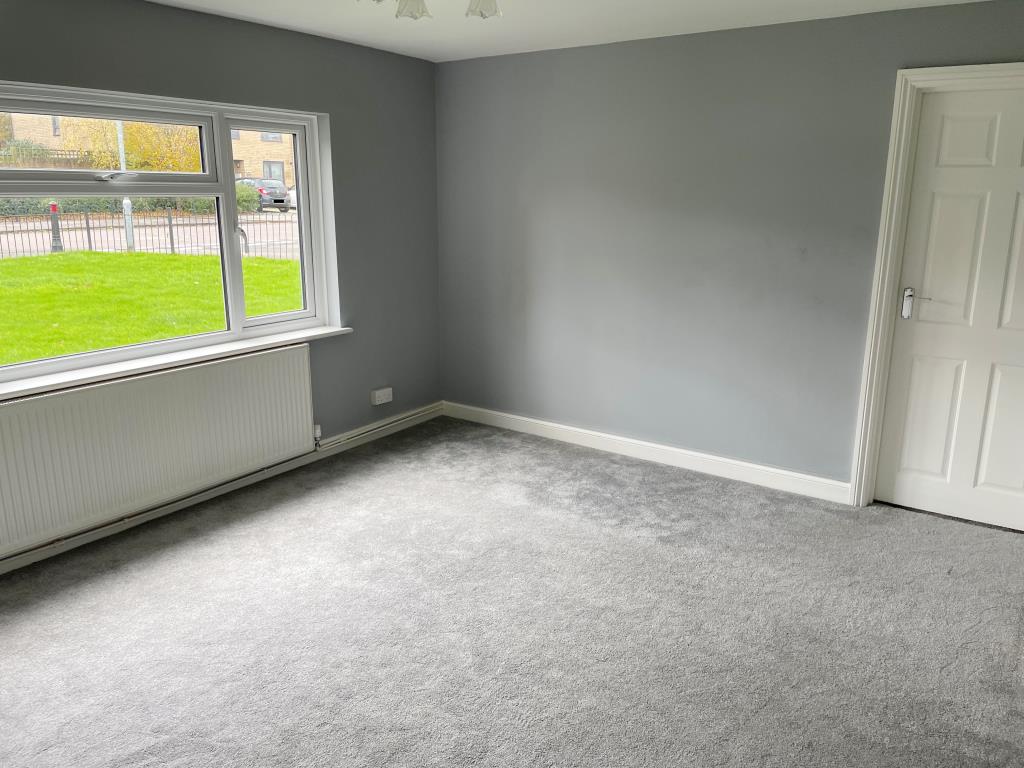 Lot: 9 - WELL-PRESENTED GROUND FLOOR FLAT -